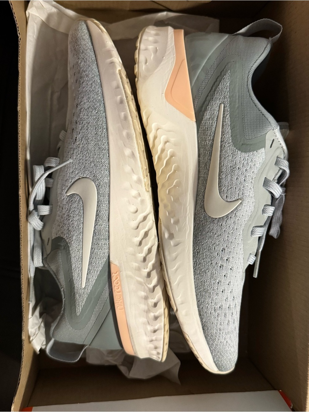 Nike Women's Light Gray Running Shoes